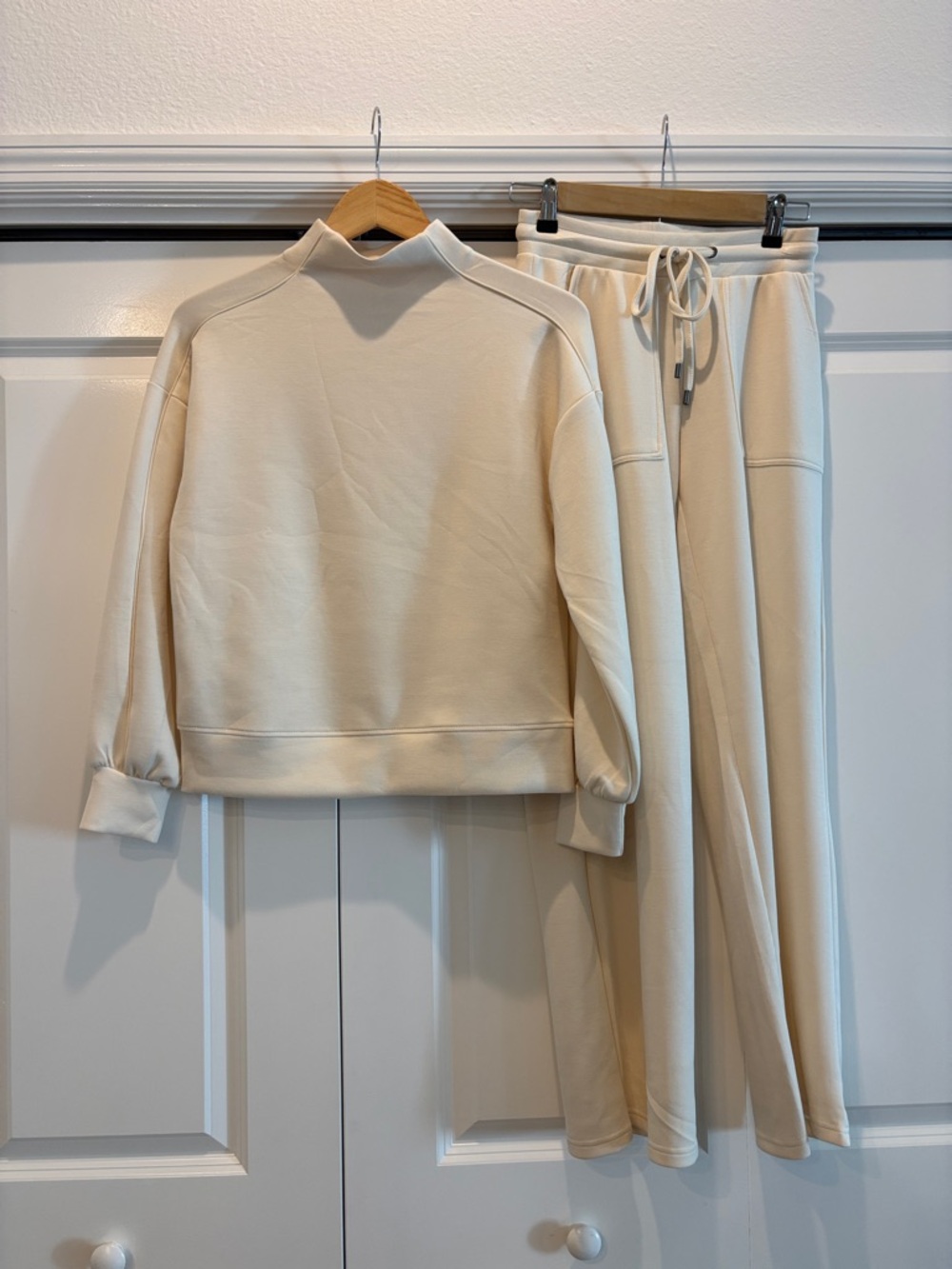 Cable & Gauge Cream Lounge Jumpsuit Set - Picture 4 of 10
